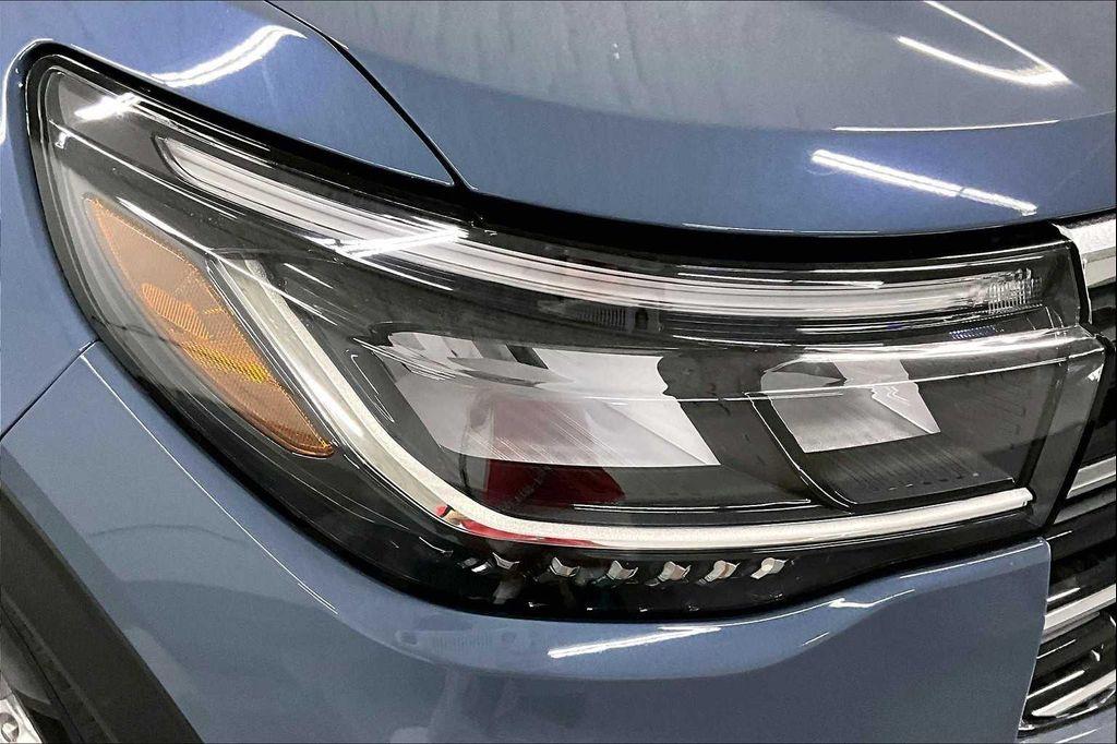 new 2025 Ford Explorer car, priced at $44,660