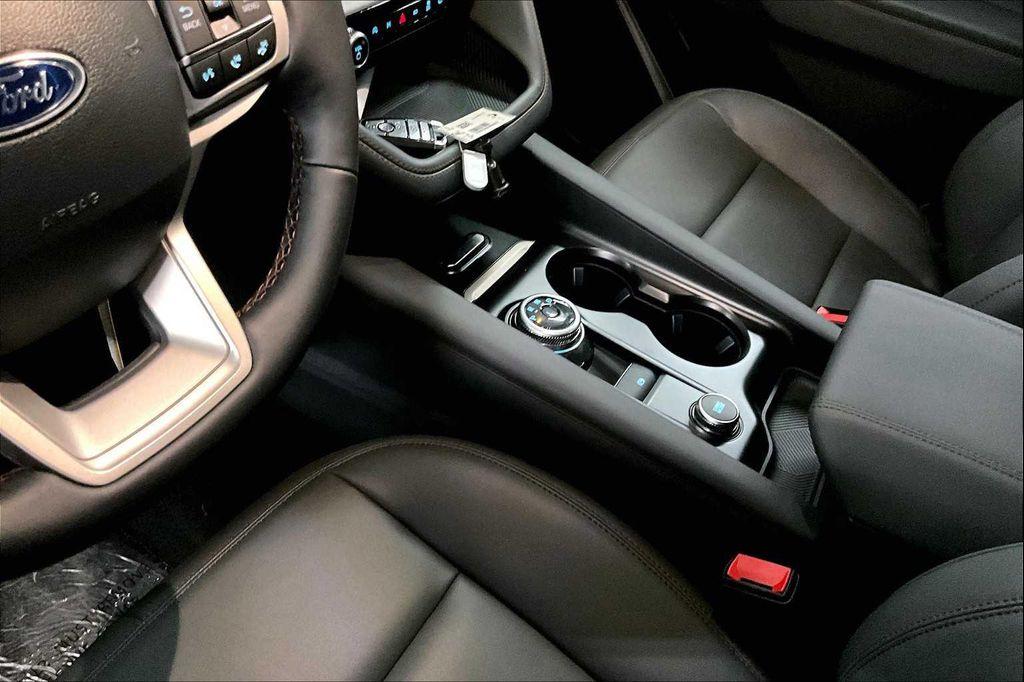 new 2025 Ford Explorer car, priced at $44,660