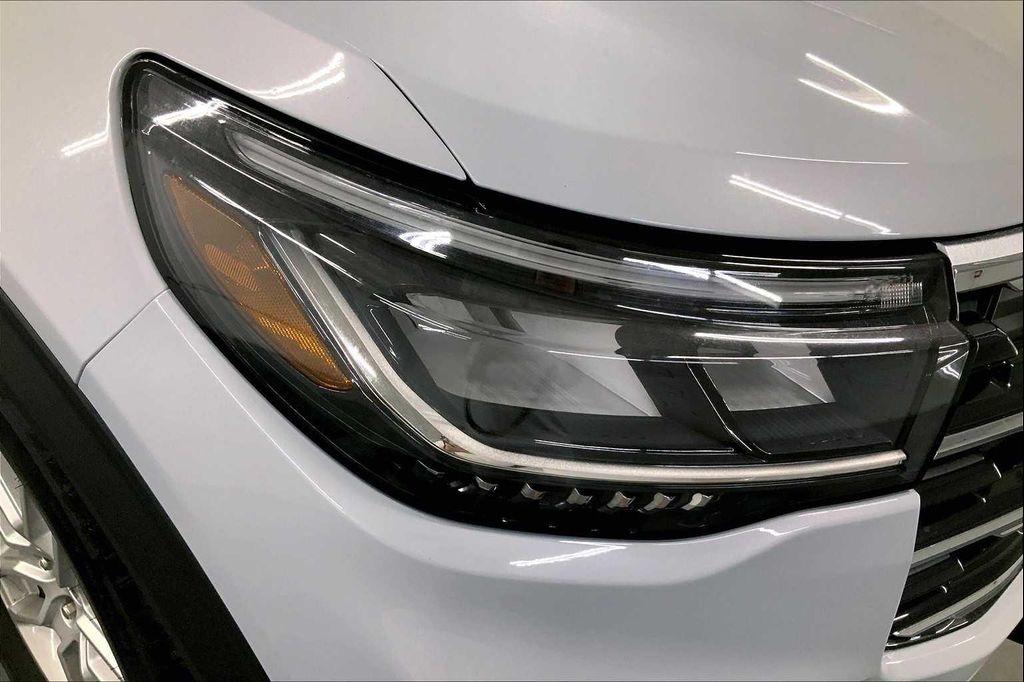 new 2025 Ford Explorer car, priced at $40,645