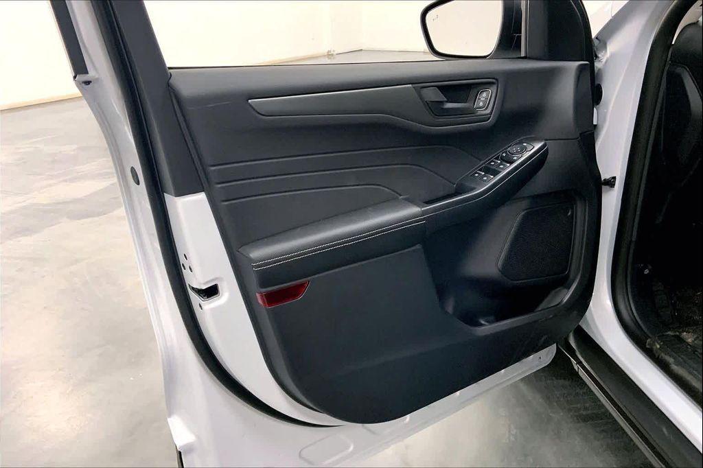 new 2026 Ford Escape car, priced at $31,185