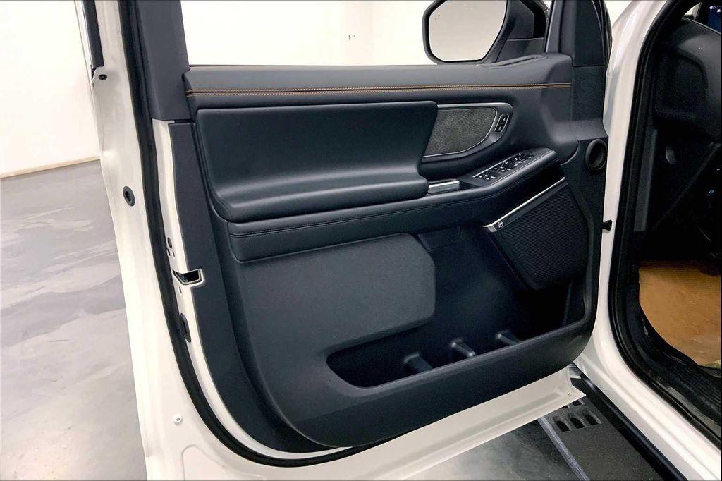 new 2025 Ford Expedition car, priced at $84,940