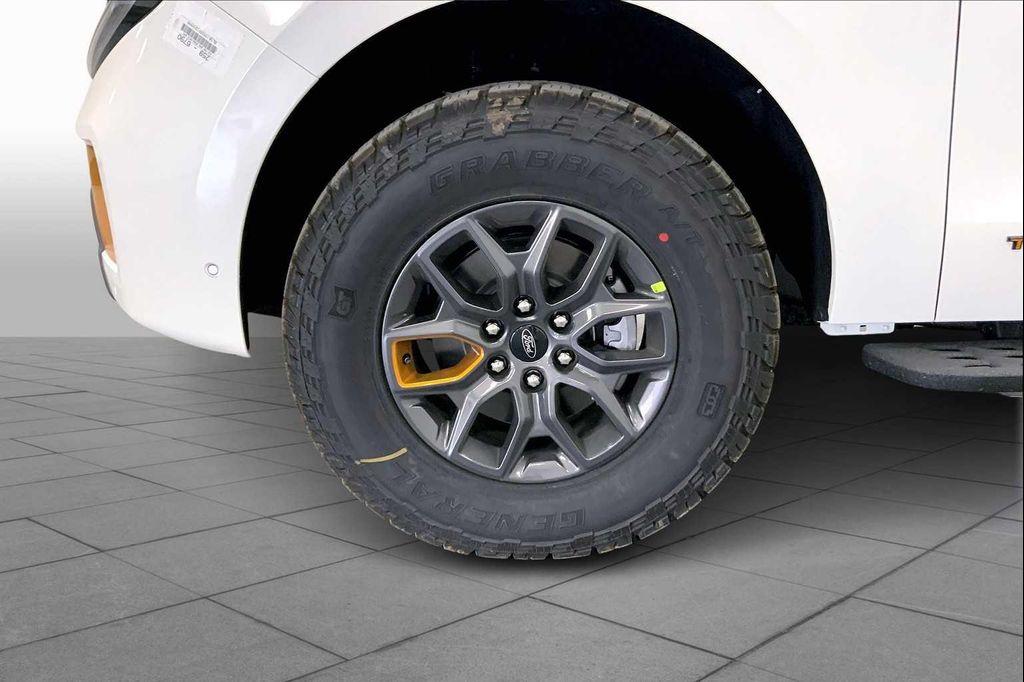 new 2025 Ford Expedition car, priced at $84,940