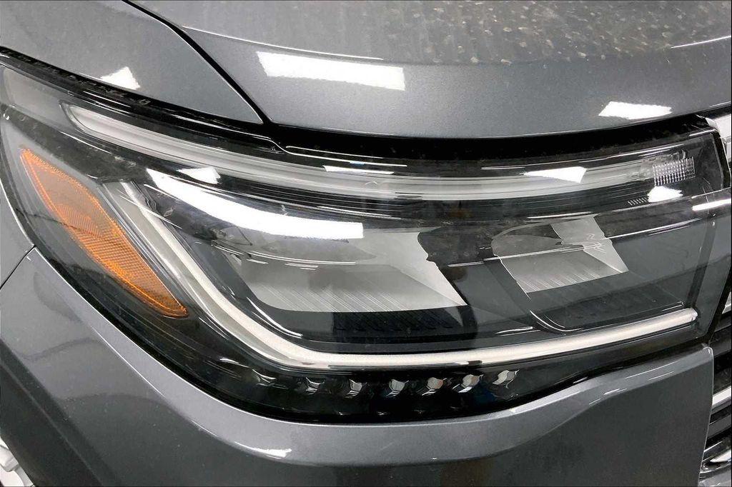 new 2025 Ford Explorer car, priced at $39,321
