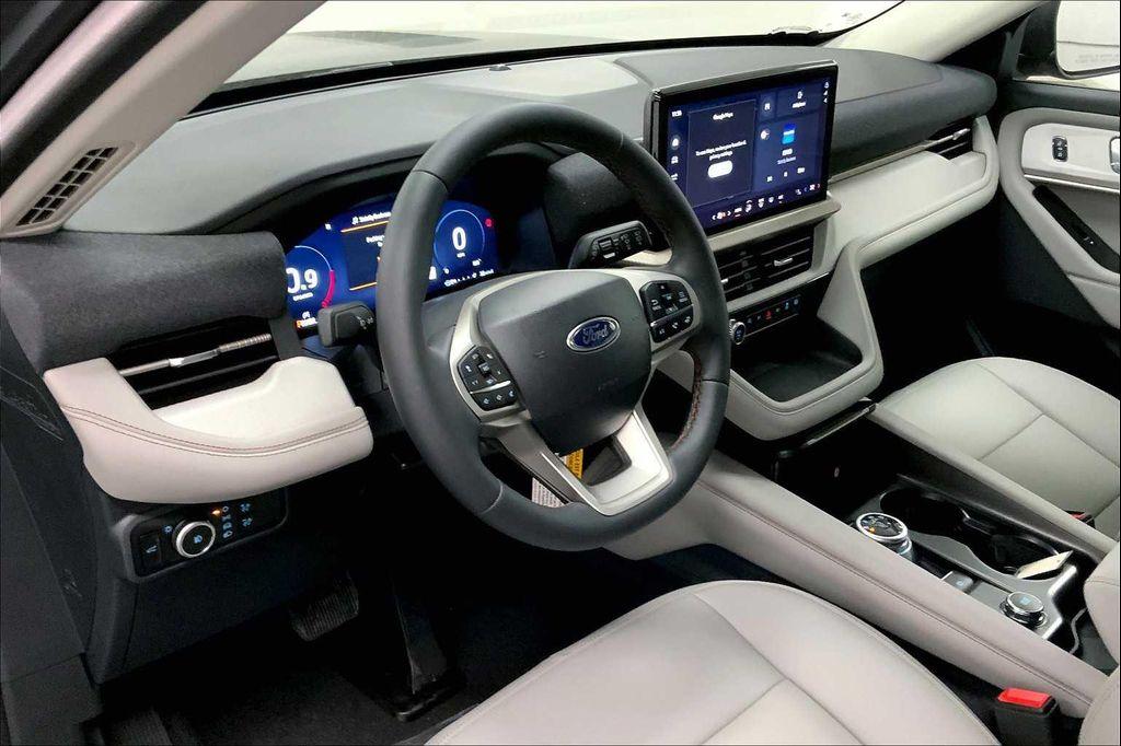 new 2025 Ford Explorer car, priced at $39,321