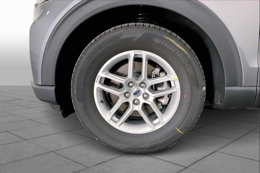 new 2025 Ford Explorer car, priced at $39,321