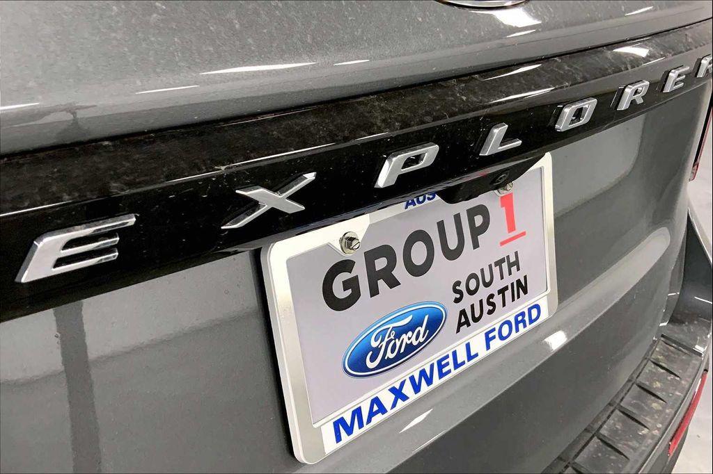 new 2025 Ford Explorer car, priced at $39,321