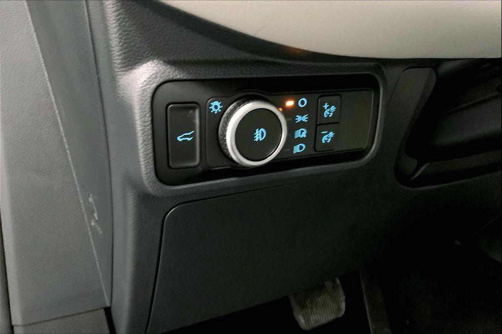 new 2025 Ford Explorer car, priced at $39,321