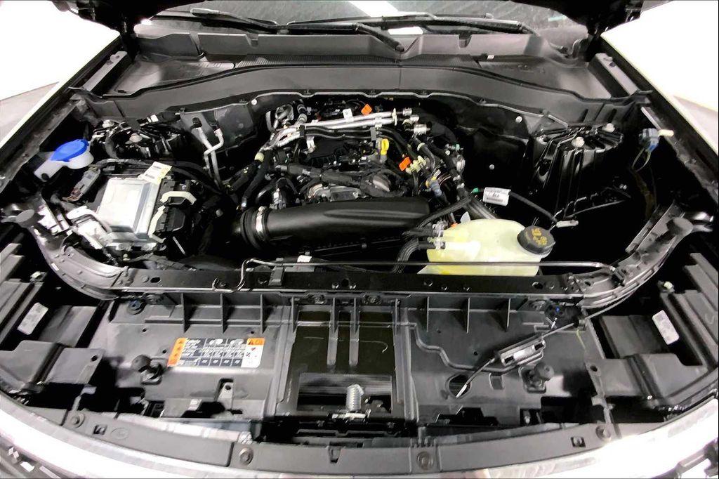new 2025 Ford Explorer car, priced at $39,321