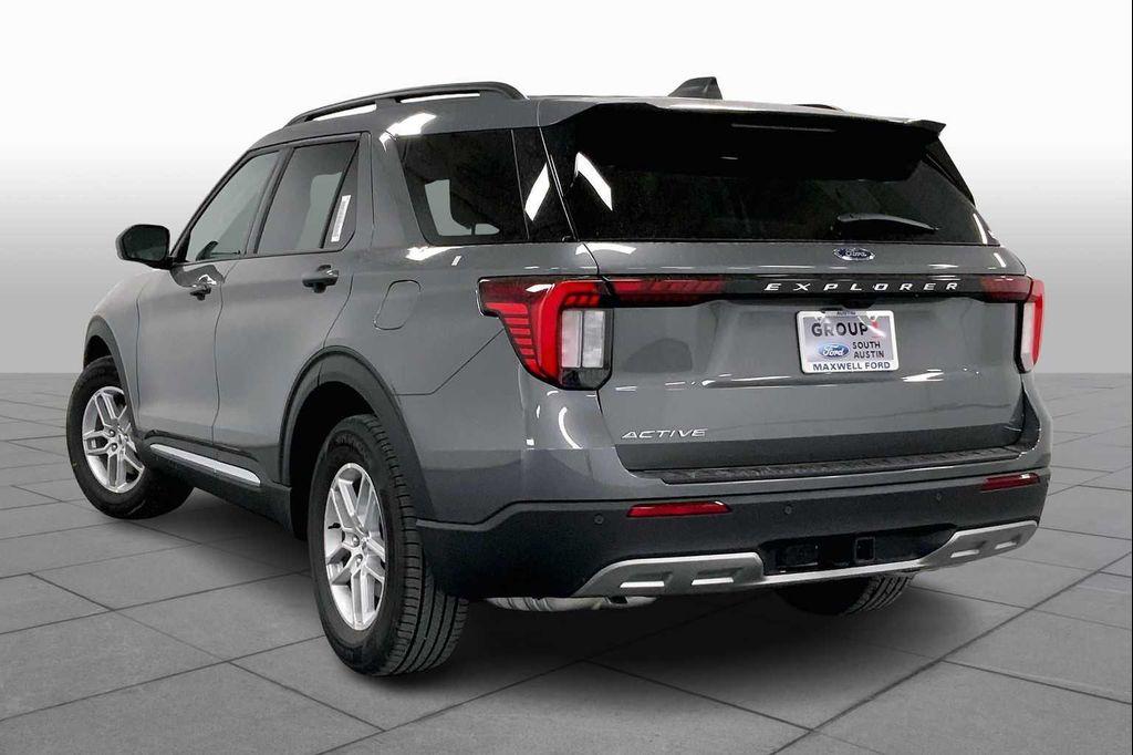 new 2025 Ford Explorer car, priced at $39,321