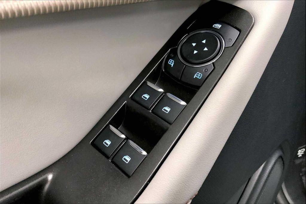 new 2025 Ford Explorer car, priced at $39,321