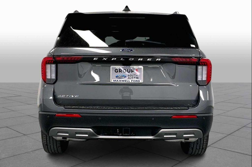 new 2025 Ford Explorer car, priced at $39,321