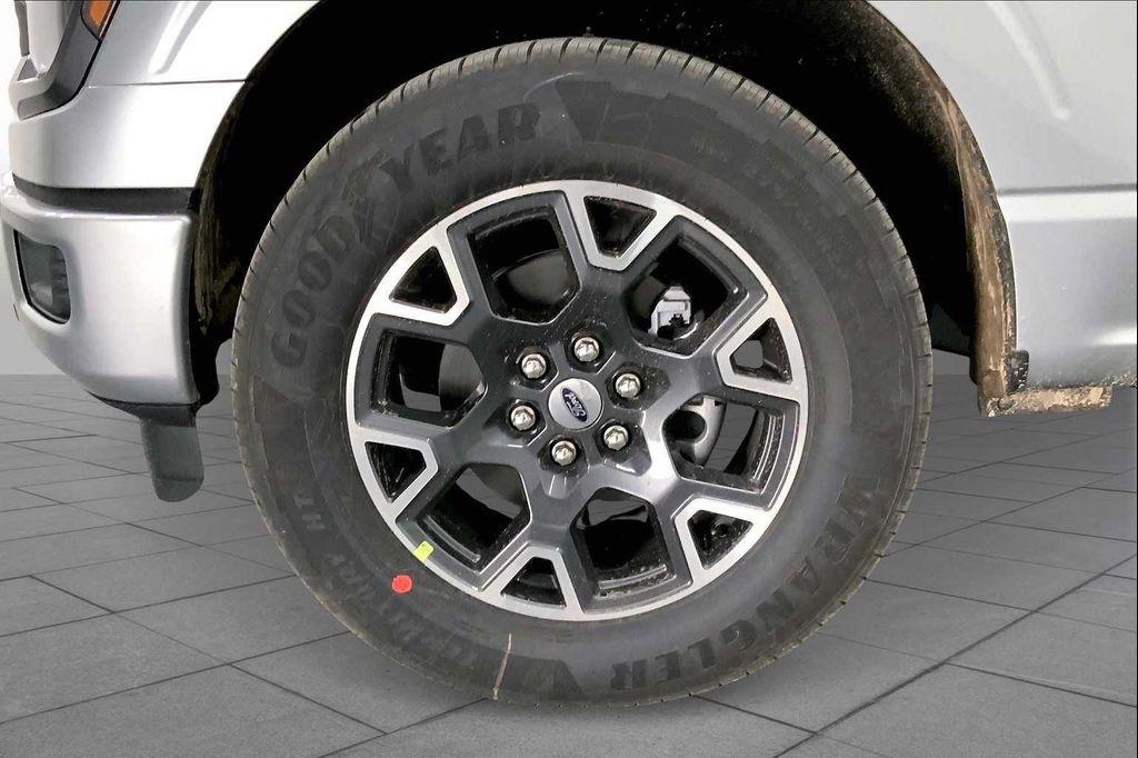 new 2025 Ford F-150 car, priced at $40,738