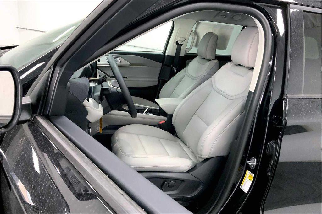 new 2025 Ford Explorer car, priced at $43,765
