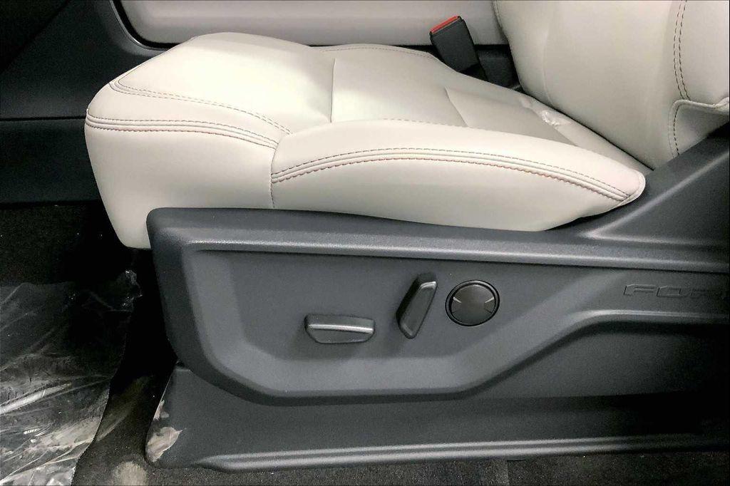 new 2025 Ford Expedition Max car, priced at $68,541