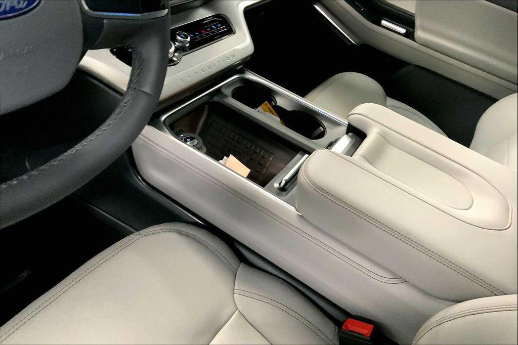 new 2025 Ford Expedition Max car, priced at $68,541
