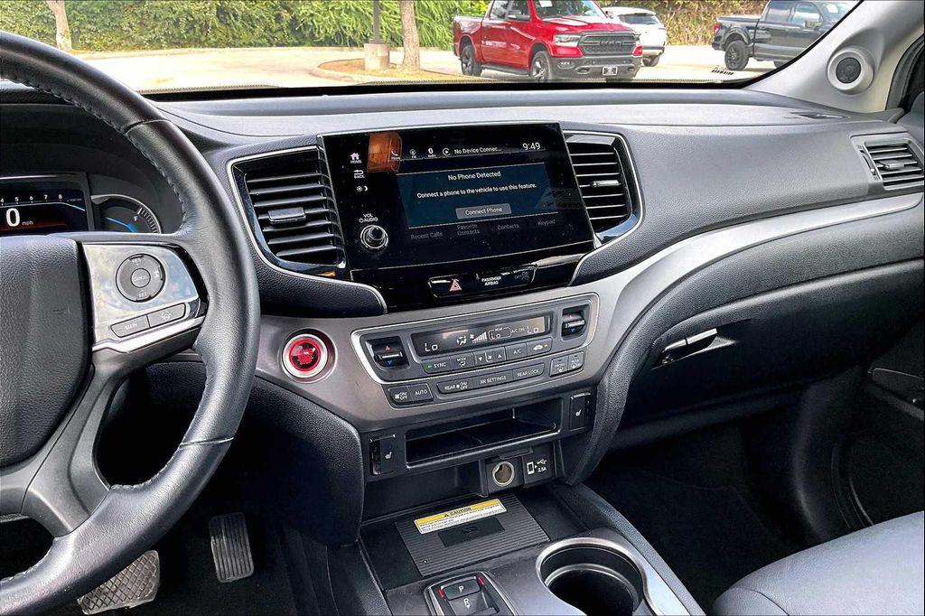 used 2022 Honda Pilot car, priced at $25,582