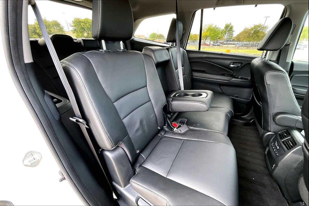 used 2022 Honda Pilot car, priced at $25,582