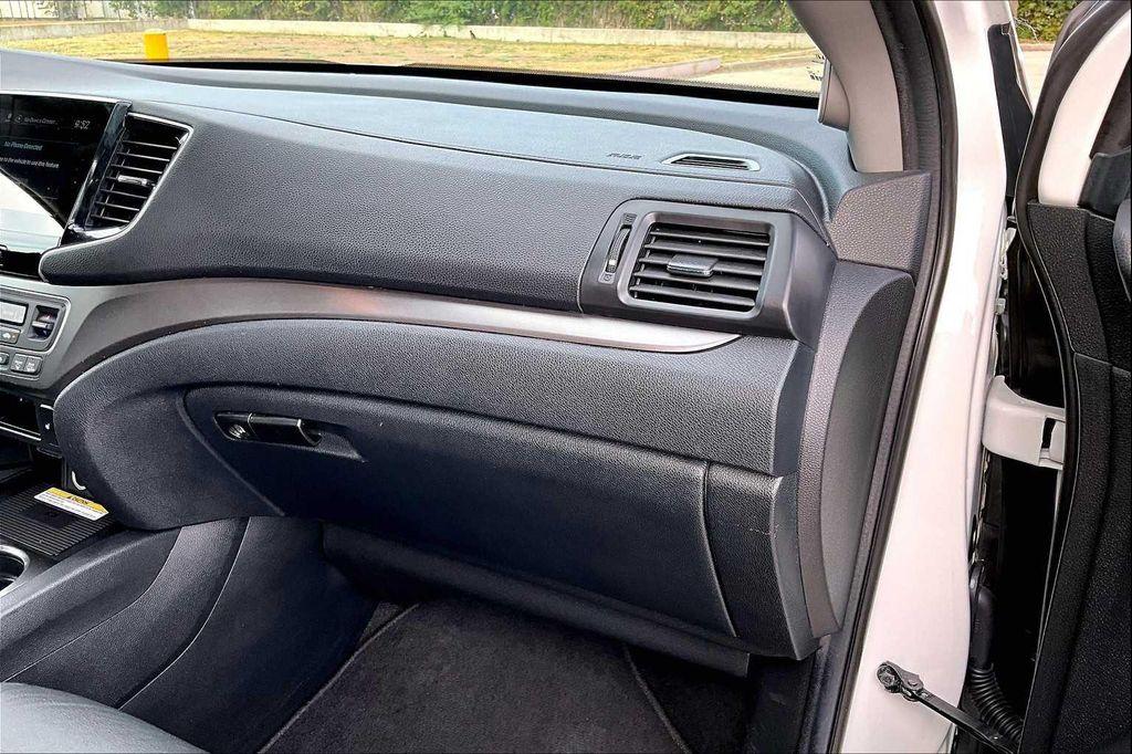 used 2022 Honda Pilot car, priced at $25,582