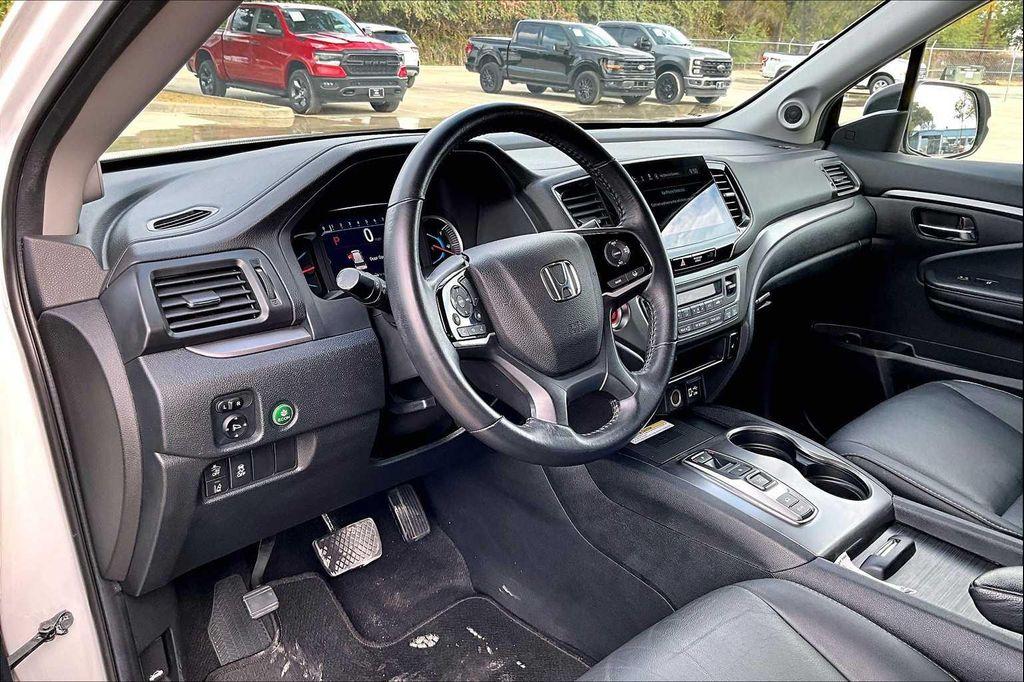 used 2022 Honda Pilot car, priced at $25,582