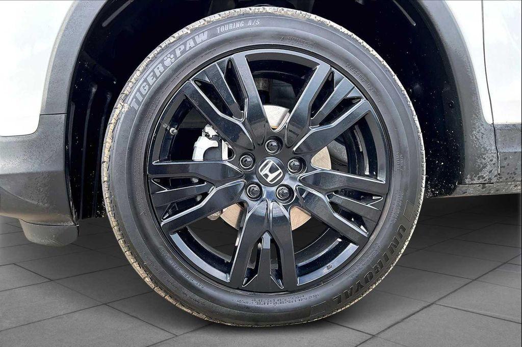 used 2022 Honda Pilot car, priced at $25,582