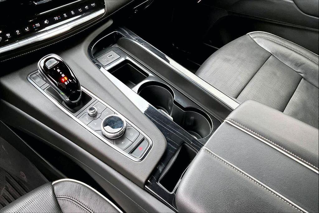 used 2024 Cadillac Escalade ESV car, priced at $80,971