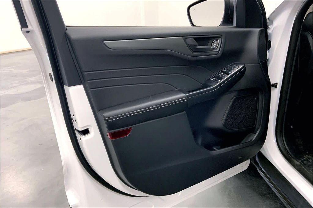 new 2026 Ford Escape car, priced at $31,680