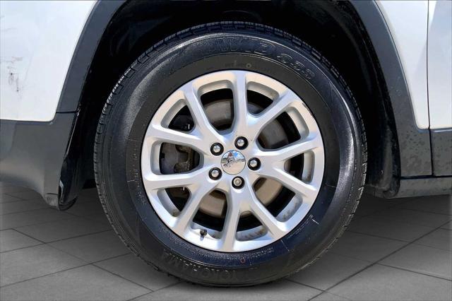 used 2014 Jeep Cherokee car, priced at $10,971
