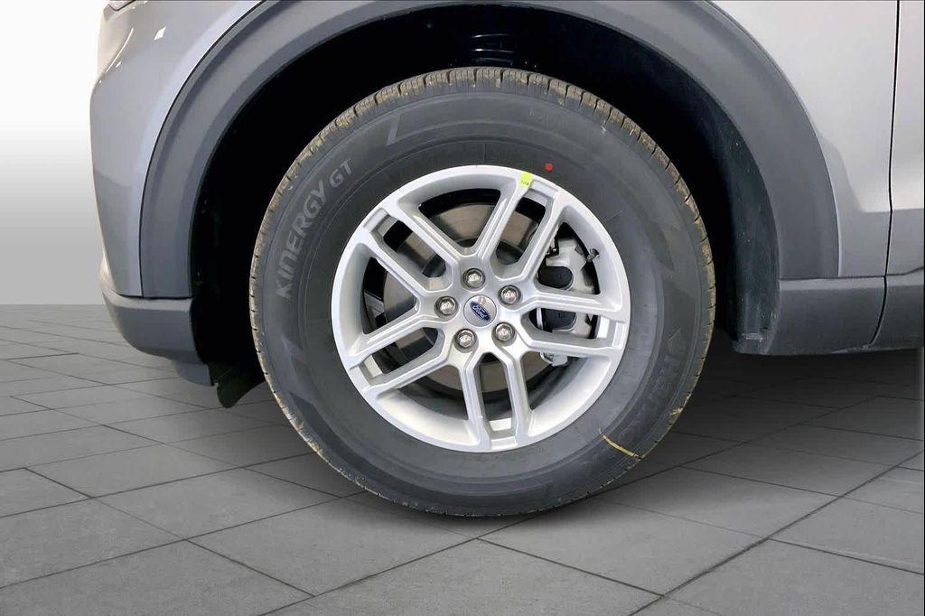 new 2026 Ford Explorer car, priced at $45,425
