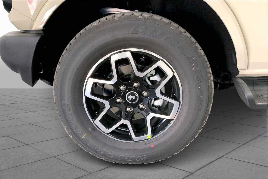 new 2025 Ford Bronco car, priced at $50,712