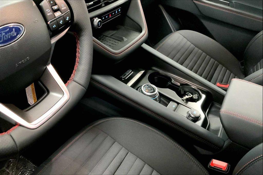 new 2025 Ford Explorer car, priced at $43,842