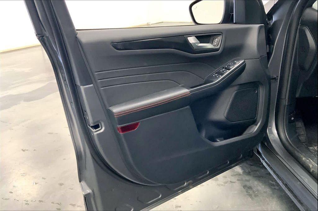 new 2026 Ford Escape car, priced at $29,422