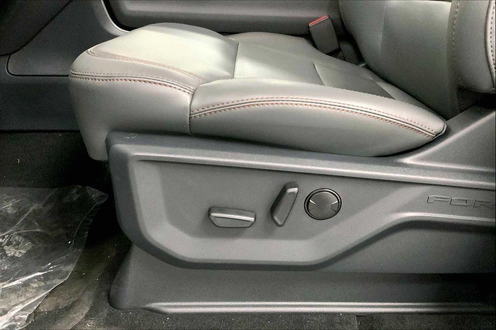 new 2025 Ford Expedition Max car, priced at $73,935