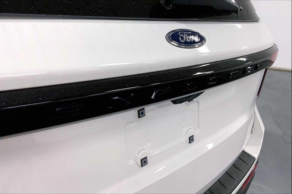 new 2025 Ford Explorer car, priced at $52,237
