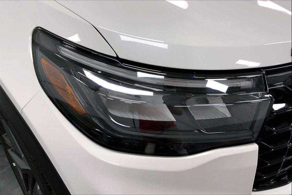 new 2025 Ford Explorer car, priced at $52,237