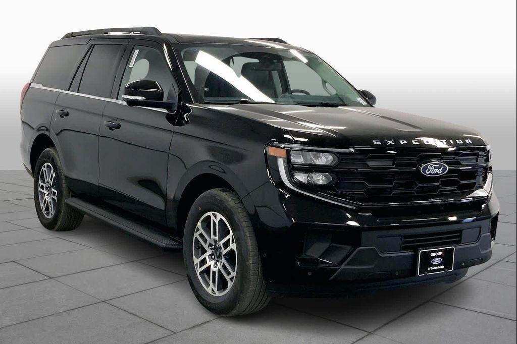 new 2025 Ford Expedition car, priced at $64,218
