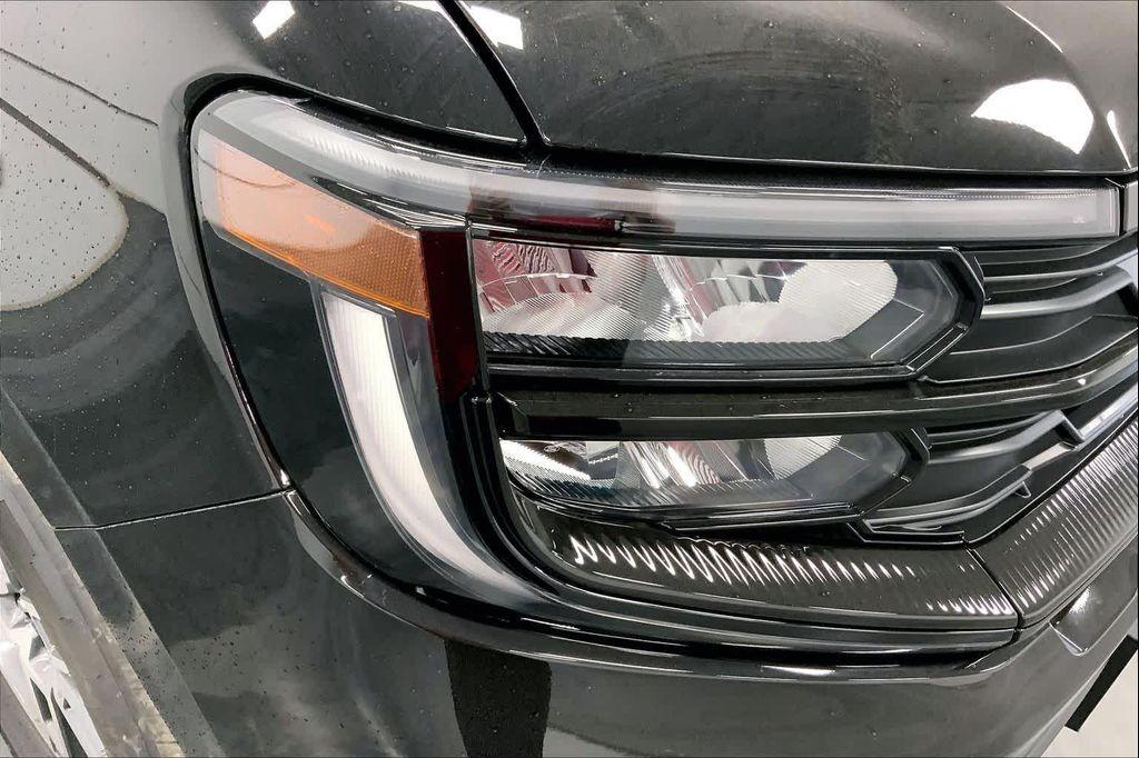 new 2025 Ford Expedition car, priced at $64,218