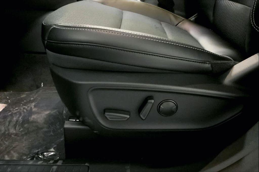 new 2025 Ford Escape PHEV car, priced at $29,416