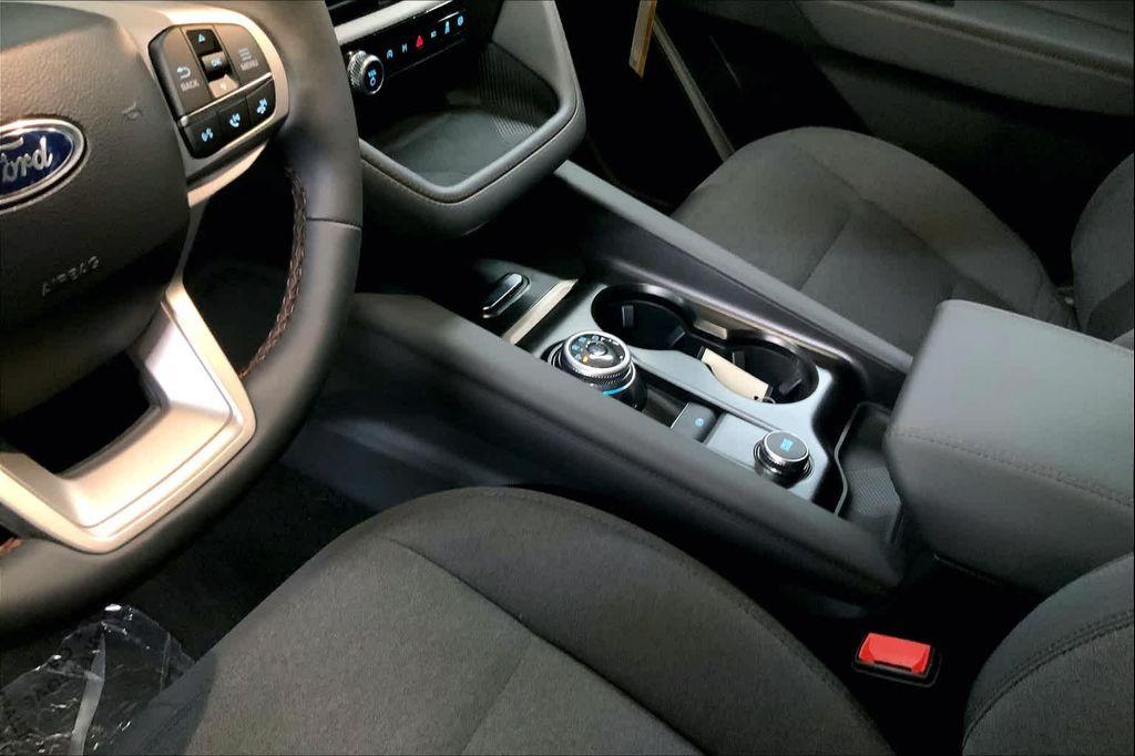 new 2025 Ford Explorer car, priced at $40,645