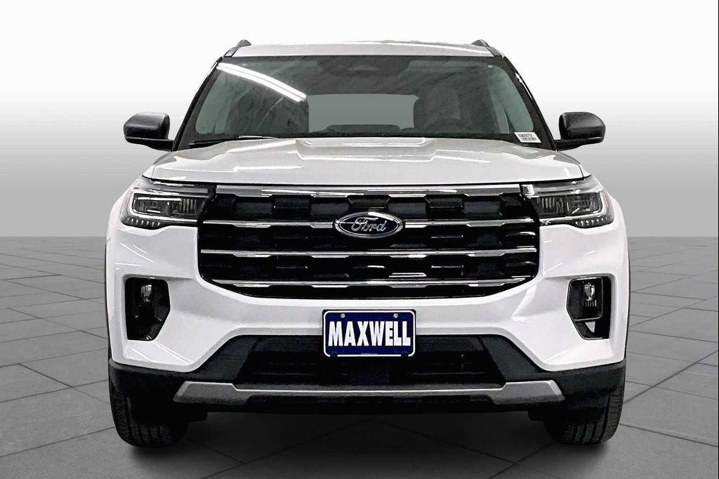 new 2025 Ford Explorer car, priced at $40,244