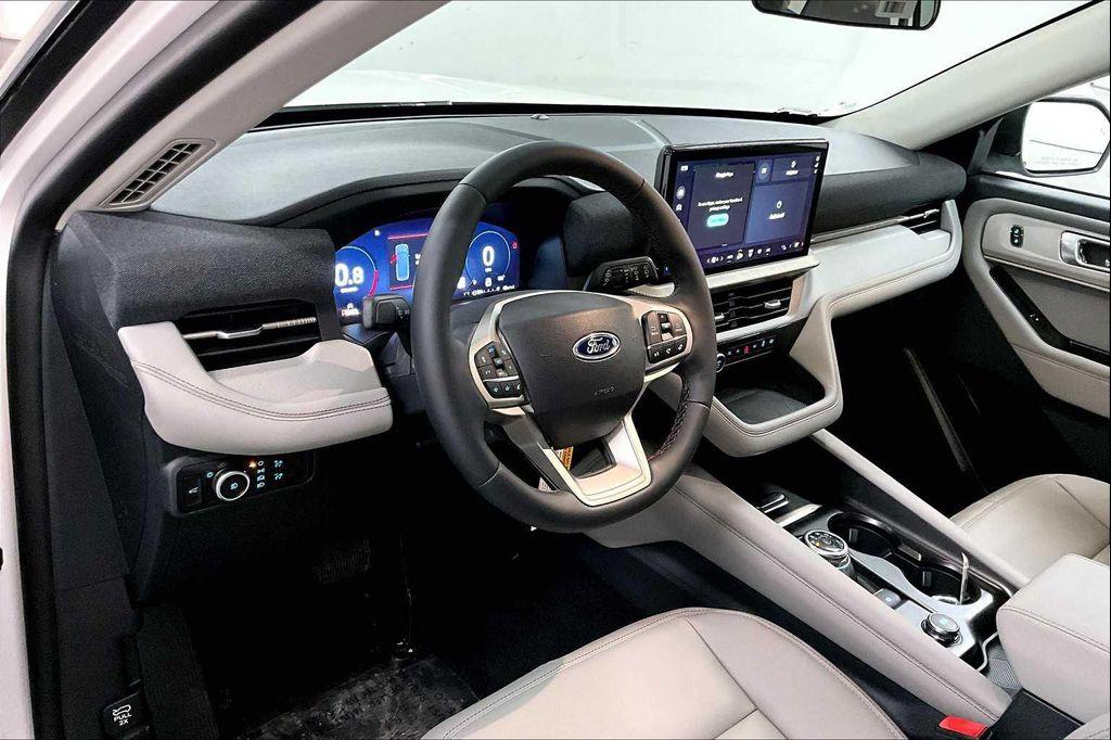new 2025 Ford Explorer car, priced at $40,244