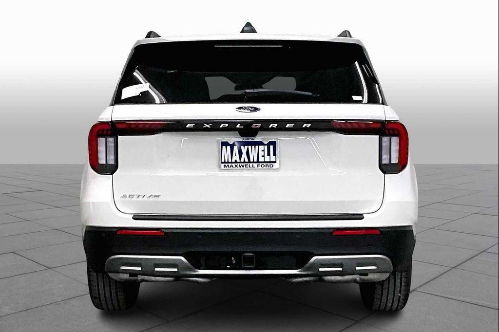 new 2025 Ford Explorer car, priced at $40,244