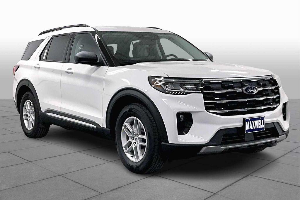 new 2025 Ford Explorer car, priced at $40,244