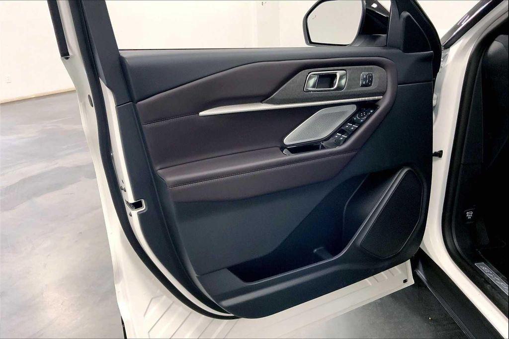 new 2025 Ford Explorer car, priced at $55,415