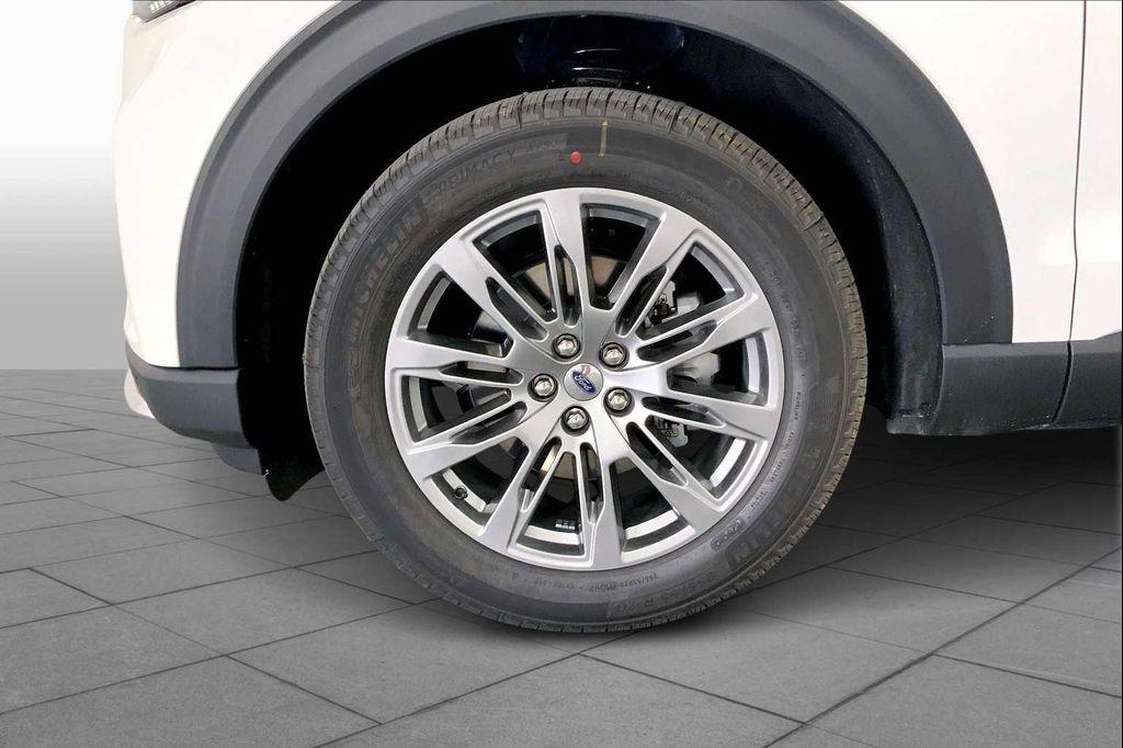 new 2025 Ford Explorer car, priced at $55,415