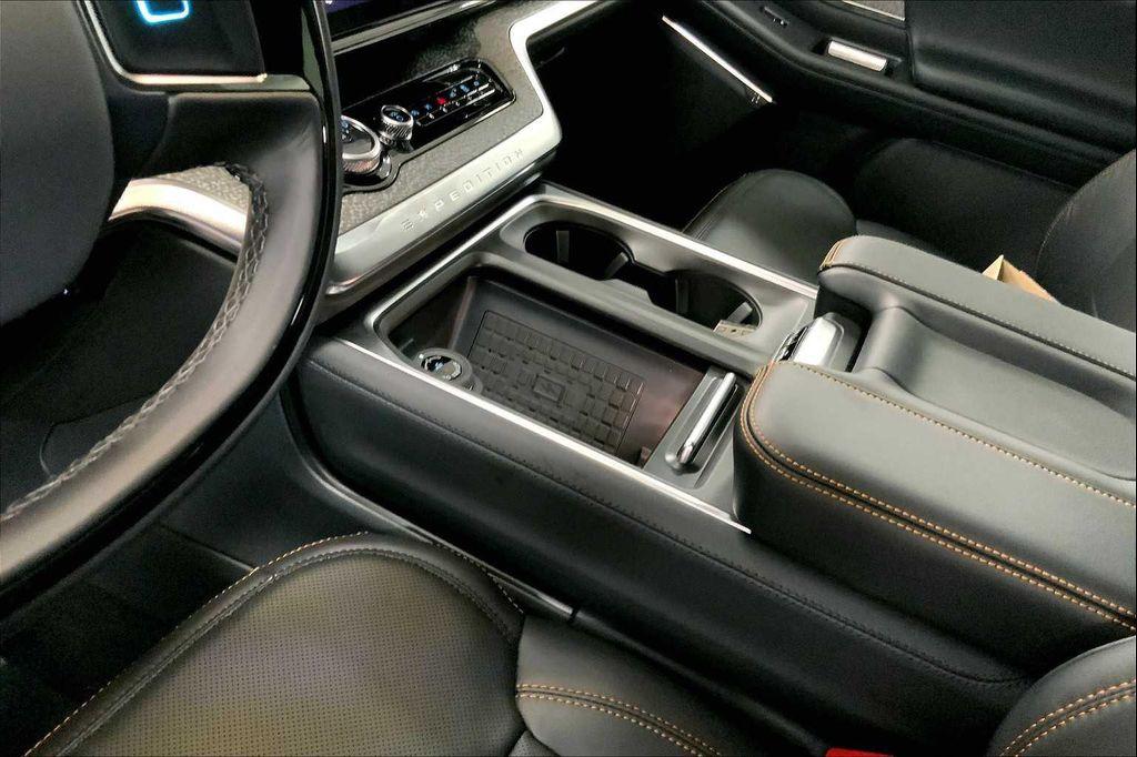 new 2025 Ford Expedition car, priced at $83,945