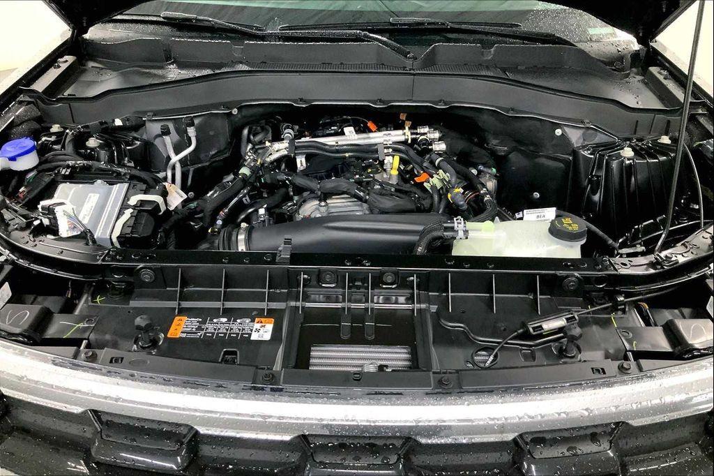 new 2025 Ford Explorer car, priced at $39,986