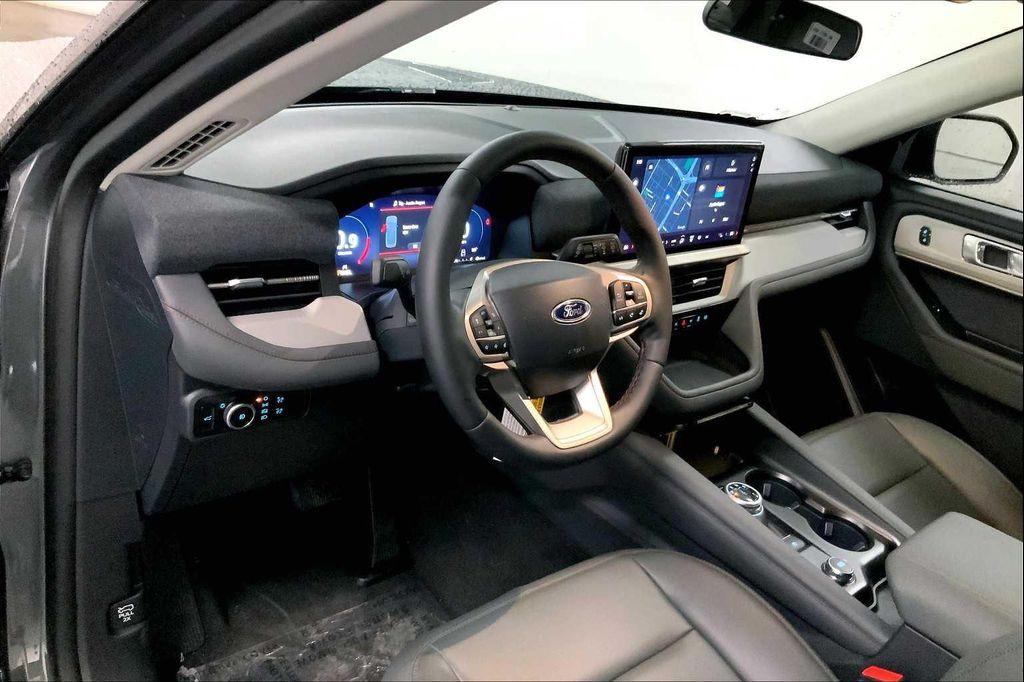 new 2025 Ford Explorer car, priced at $39,986