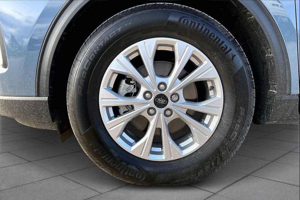 used 2023 Ford Escape car, priced at $24,908