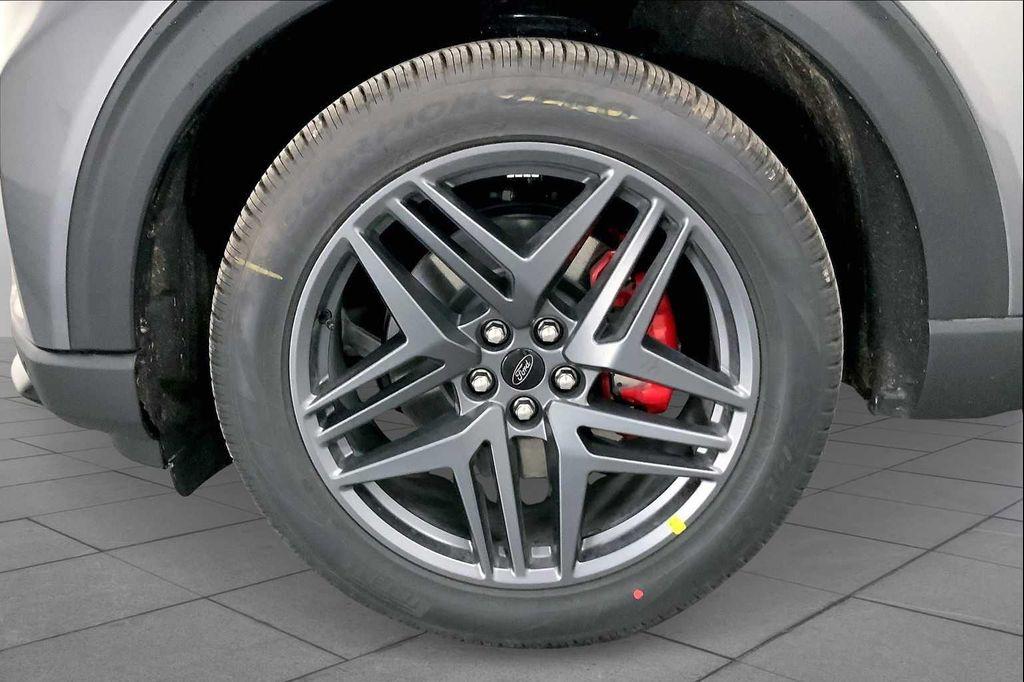new 2025 Ford Explorer car, priced at $55,365