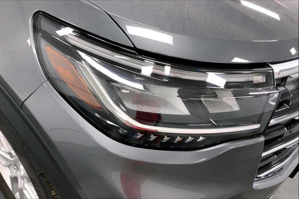 new 2025 Ford Explorer car, priced at $39,287